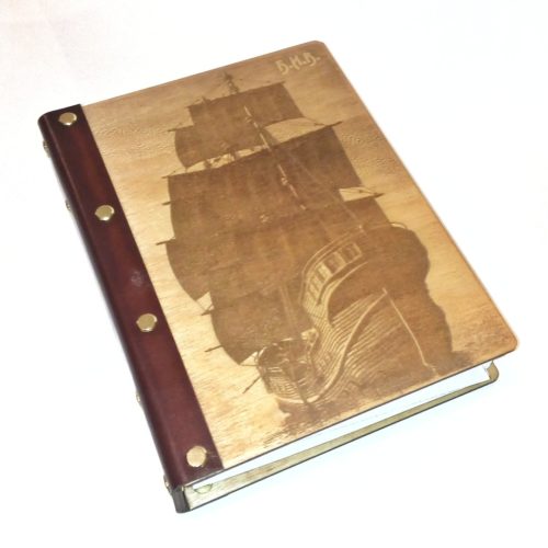 Деревянный блокнот в кожаном переплете