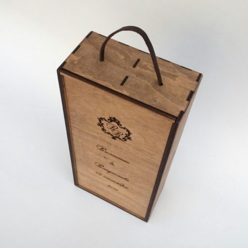 Деревянный ящик для бутылки и бокалов