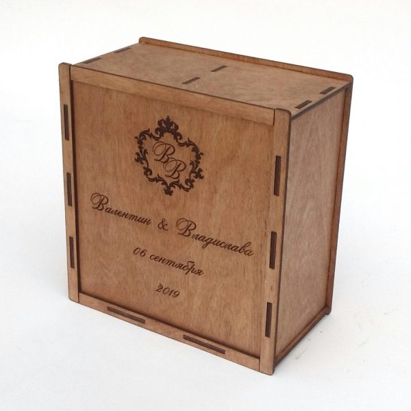Коробка с гравировкой для свадебных бокалов
