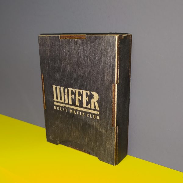 Футляр для карт из дерева