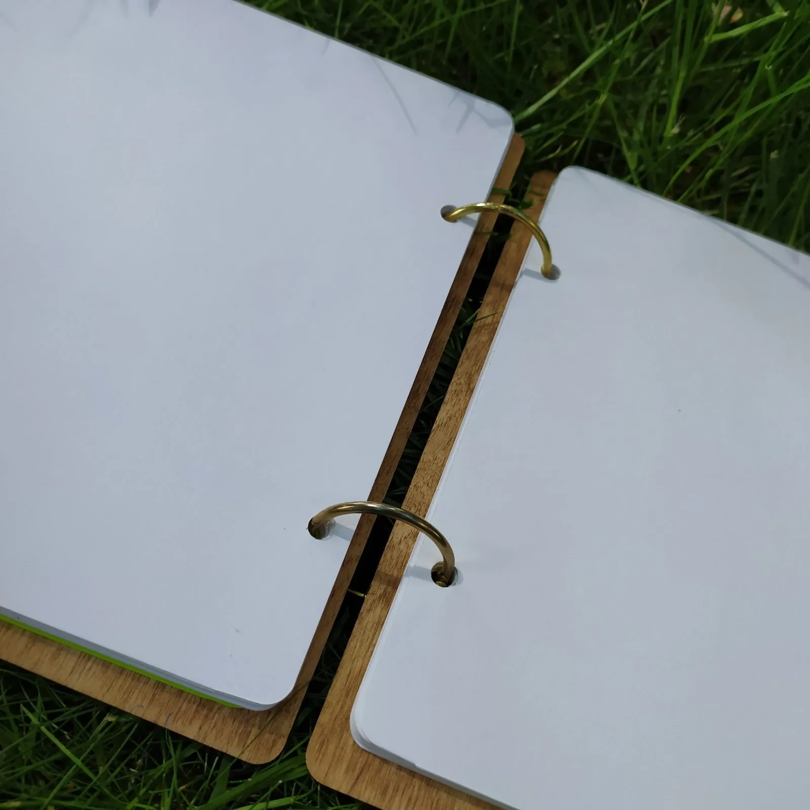 Свадебная книга для пожеланий на кольцах