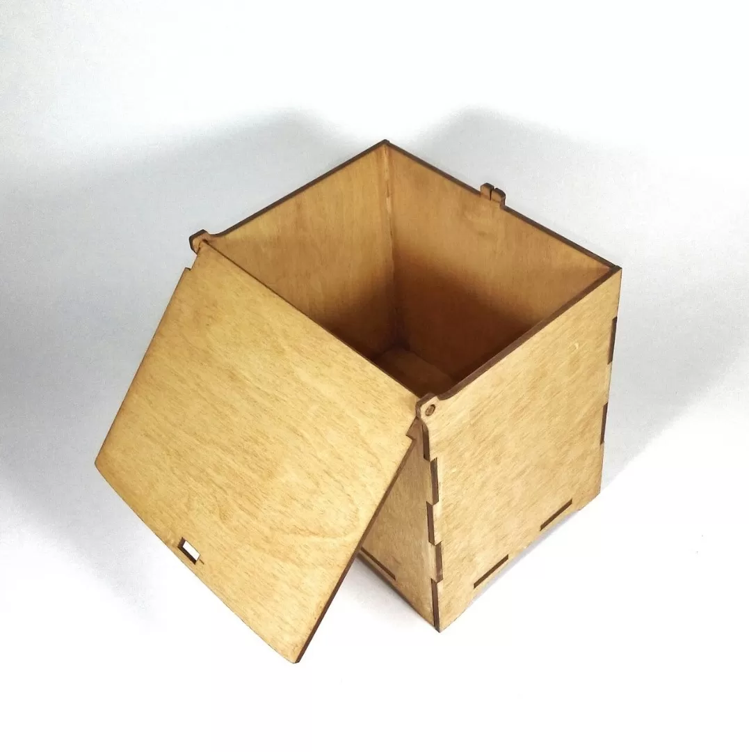 Деревянная коробочка для кружки с гравировкой
