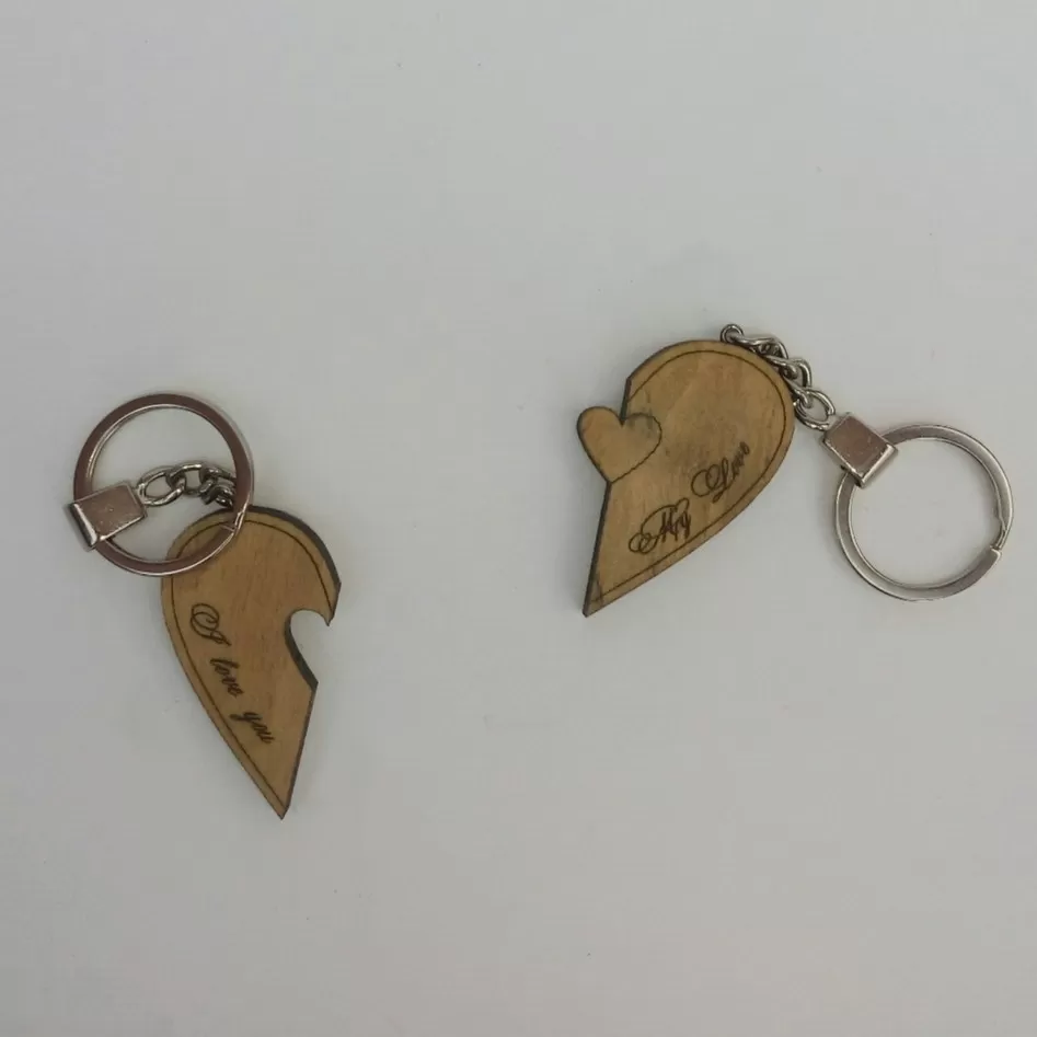 Именной брелок на свадьбу с гравировкой