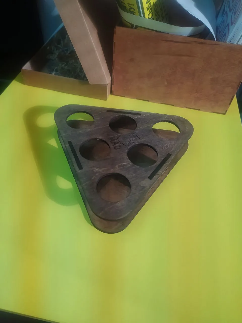 Шотница деревянная треугольная