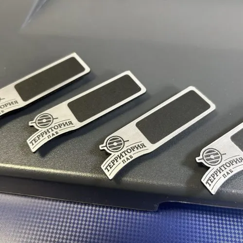 Бейдж из ABS-пластика с полем для письма мелом